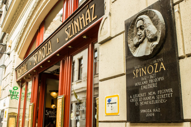 Rólunk